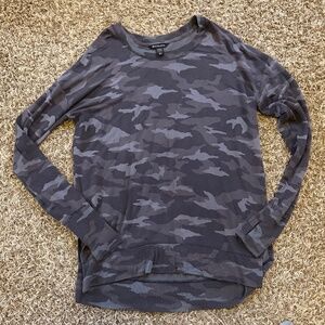 Athleta Tunic Sweatshirt Grey Camo Medium Tall